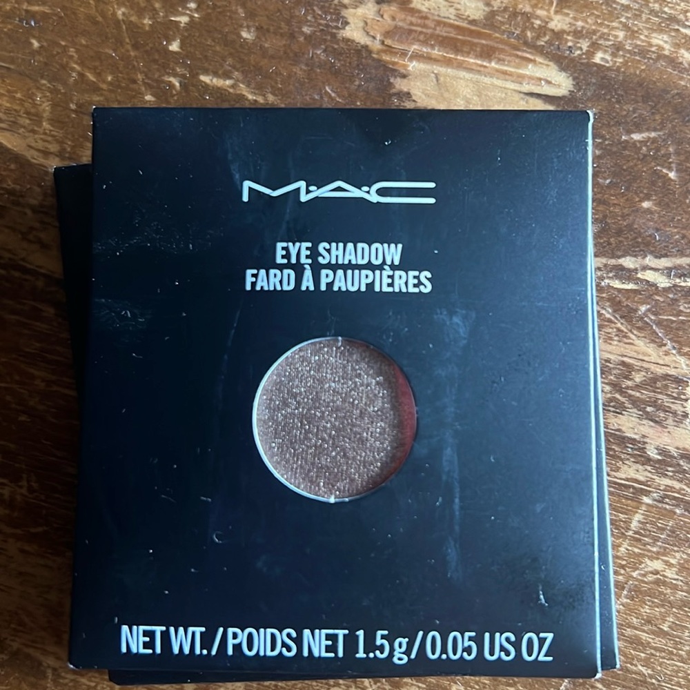 MAC eyeshadow refill Tempting